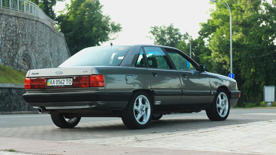 Audi 200