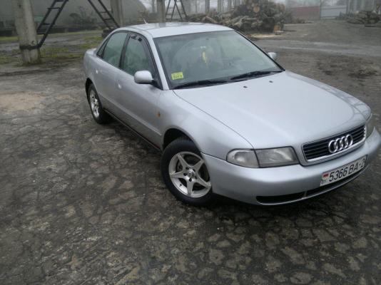 Audi A4 8D