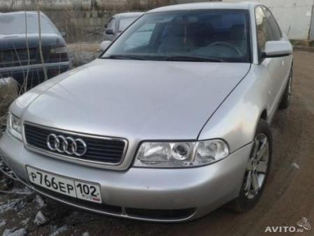Audi A4 8D