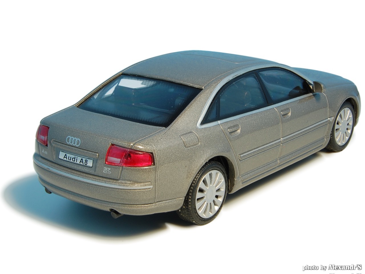 Audi A8 3.7