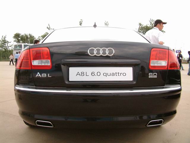 Audi A8 L 6.0 Quattro