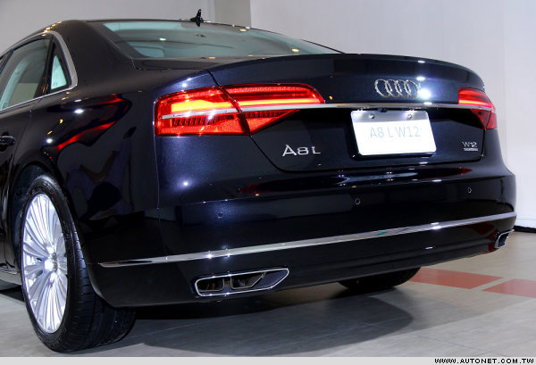 Audi A8 L W12