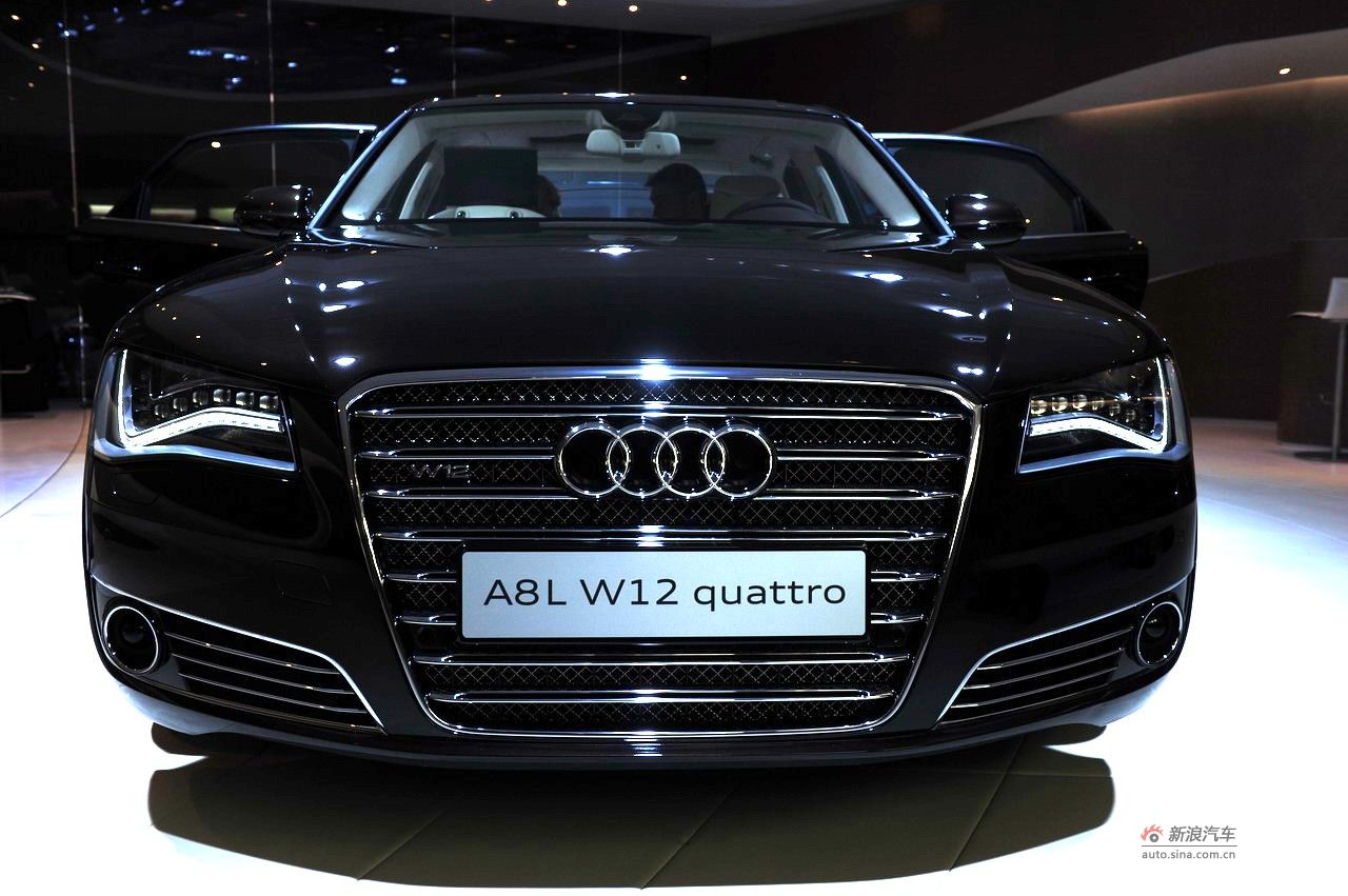 Audi A8 W12
