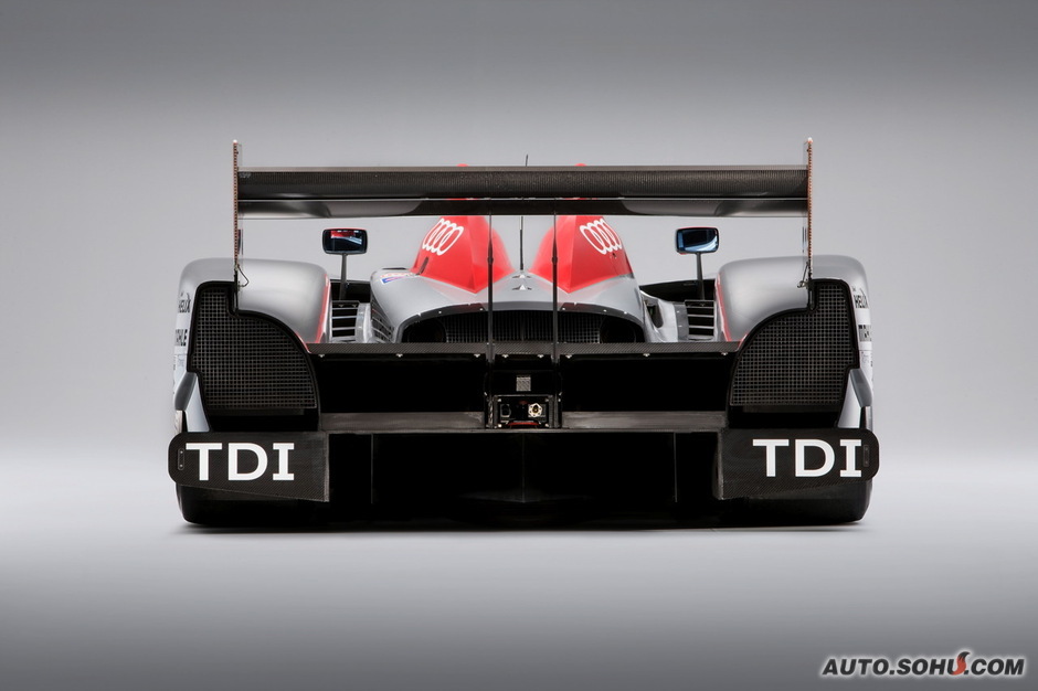 Audi R15