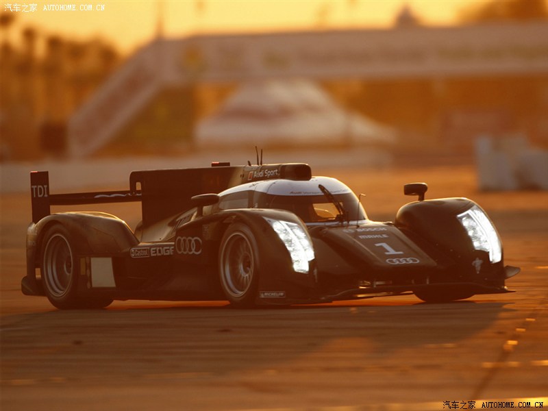 Audi R18