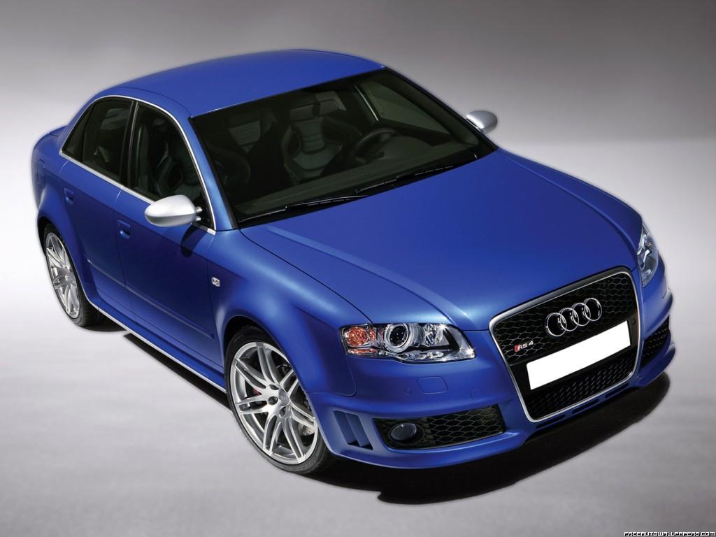 Audi RS4 quattro