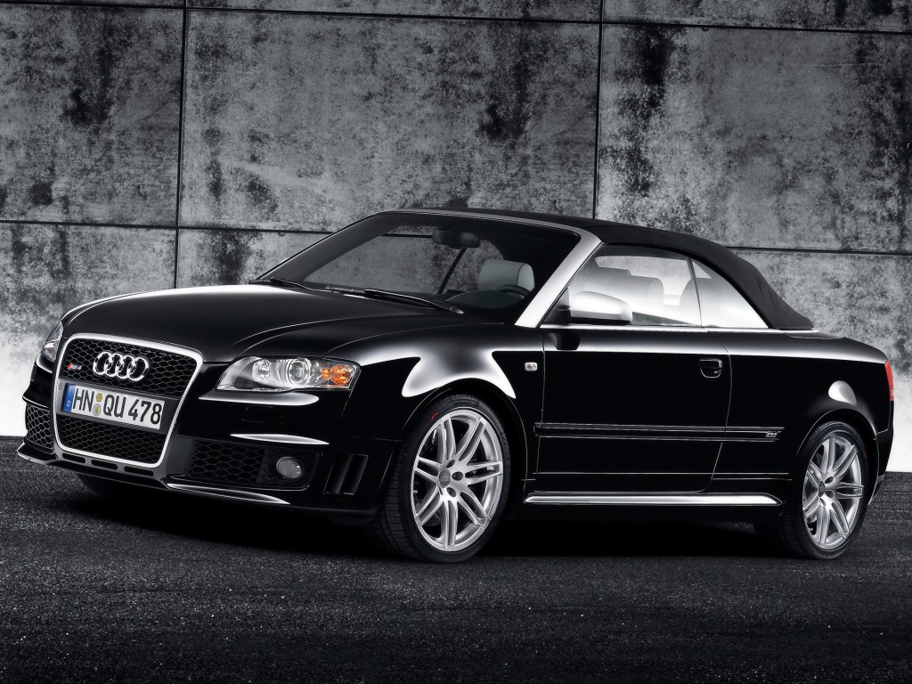 Audi RS4 quattro