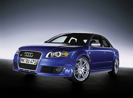 Audi RS4 quattro