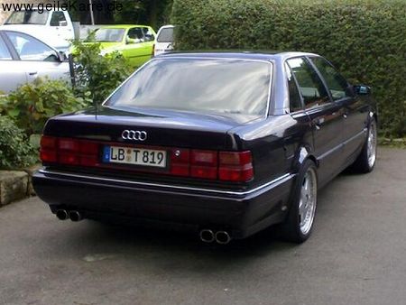 Audi V8