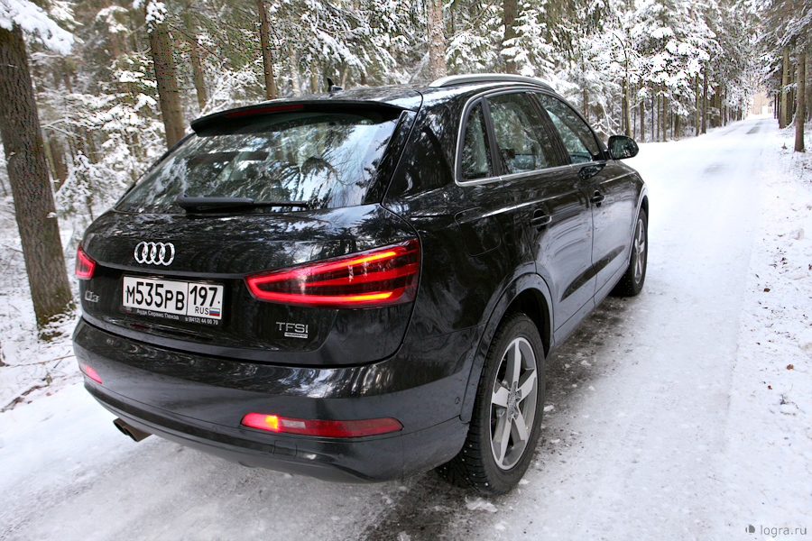 Audi Q3 black