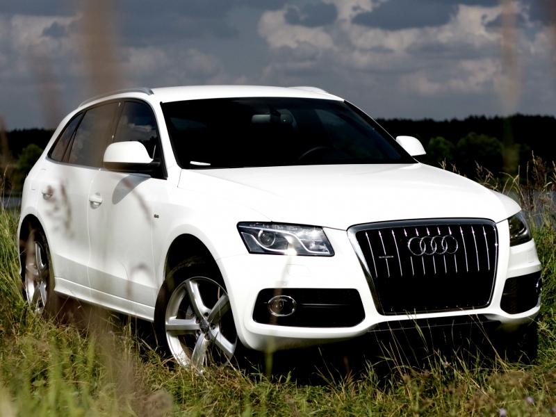 Audi Q5 white
