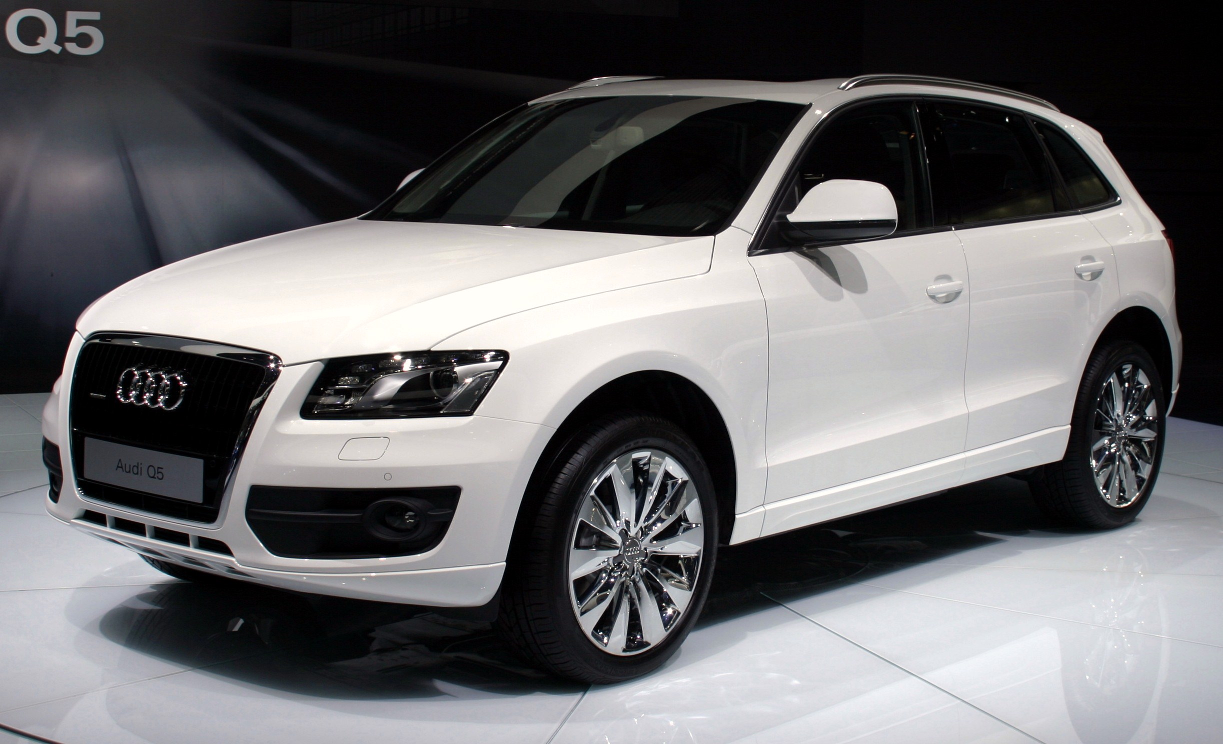 Audi Q5 white