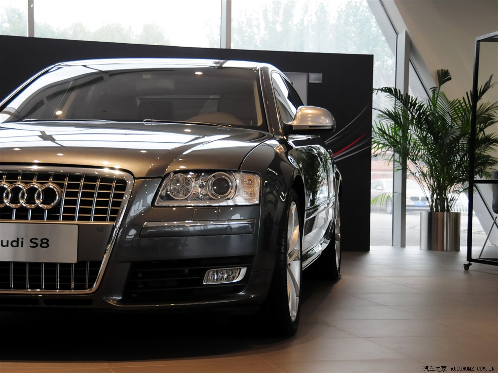 Audi S8 5.2 FSI quattro