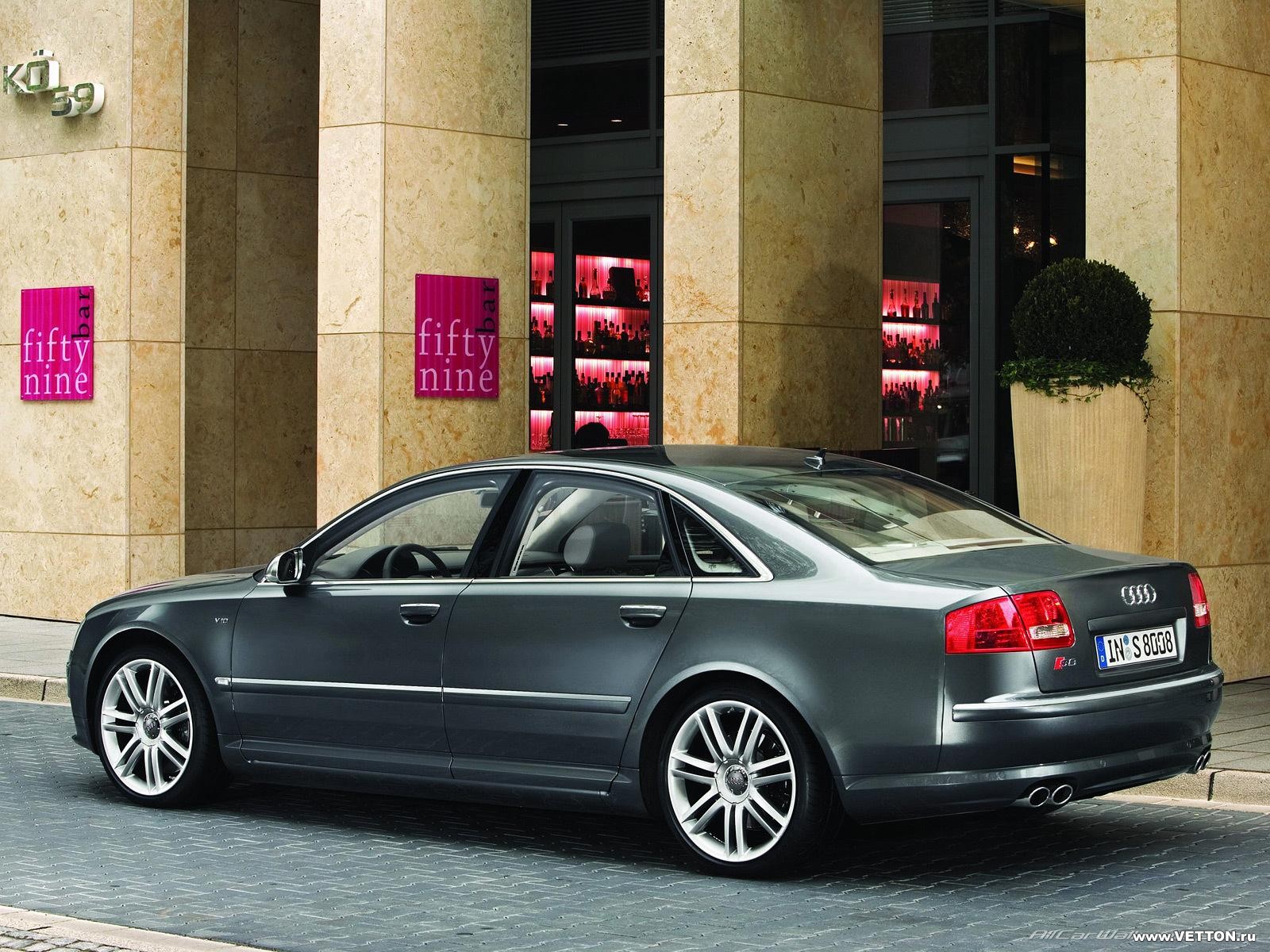 Audi S8 5.2 FSI quattro