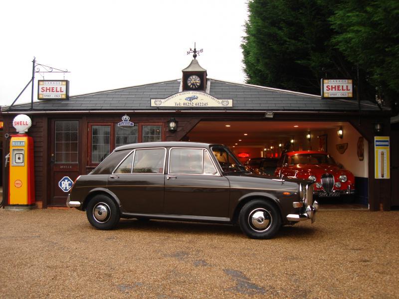 Austin Princess 2200