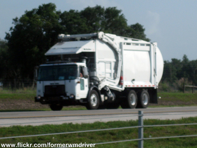 Autocar Garbage truck