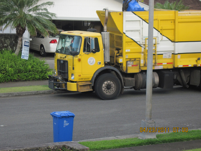Autocar Garbage truck