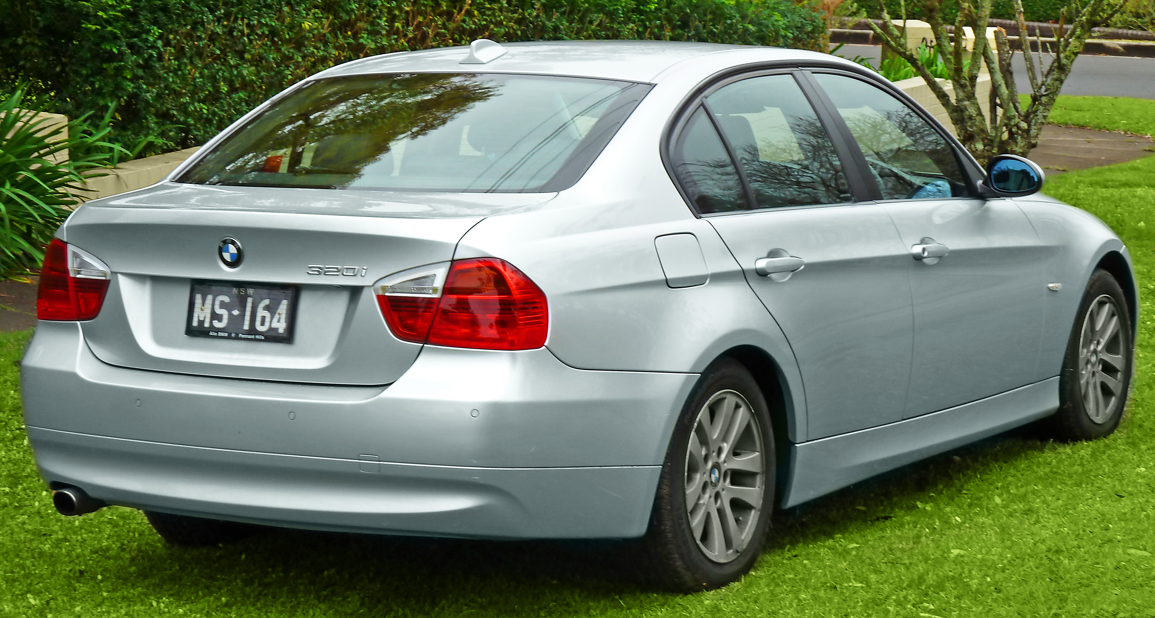 Bmw 320i E90