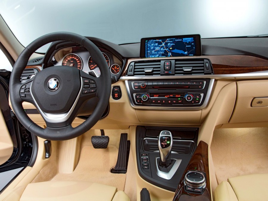 Bmw 320i Luxury