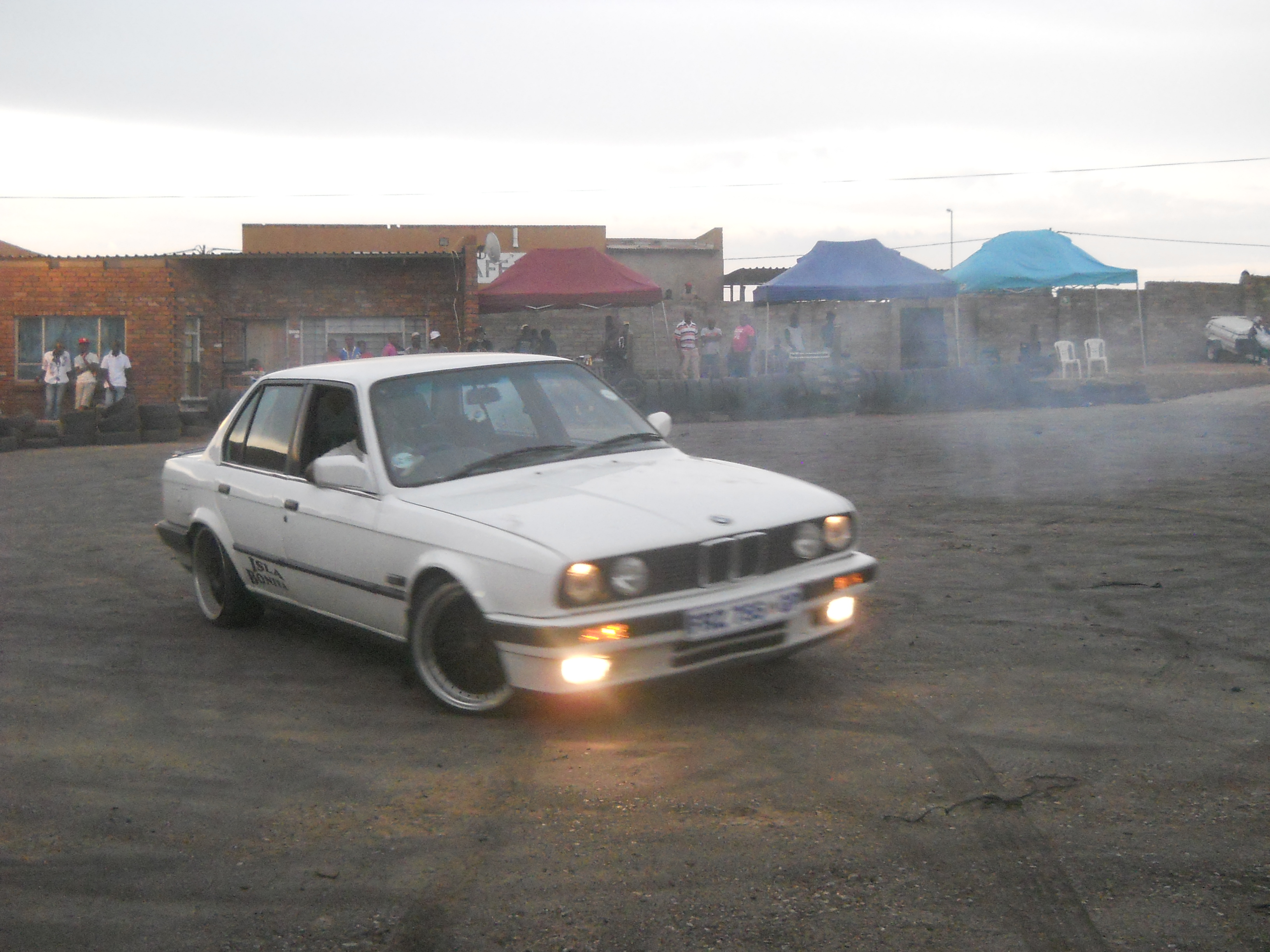 Bmw 325i Gusheshe
