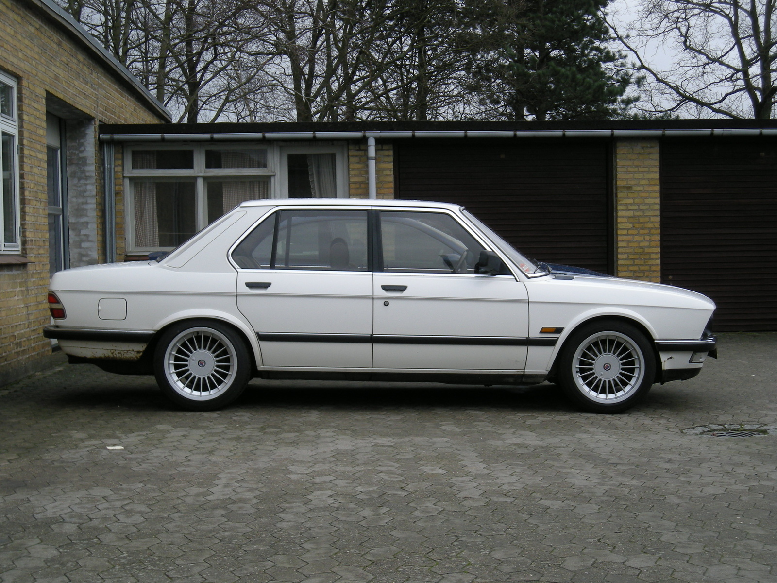Bmw 5 Series E28