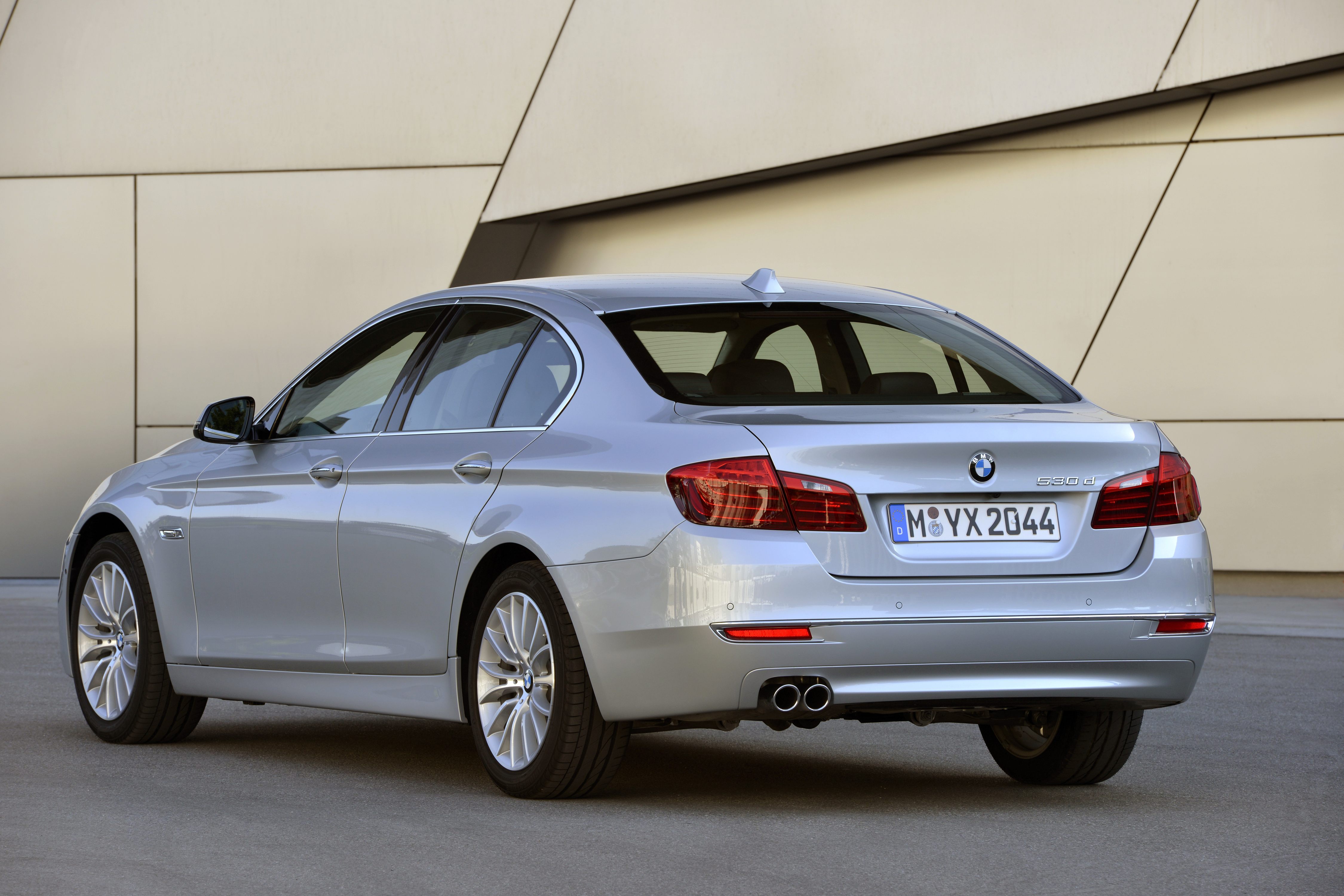 Bmw 5 Series Luxury Line