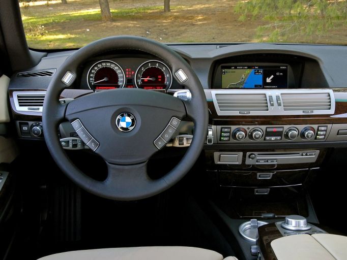 Bmw 750 2003