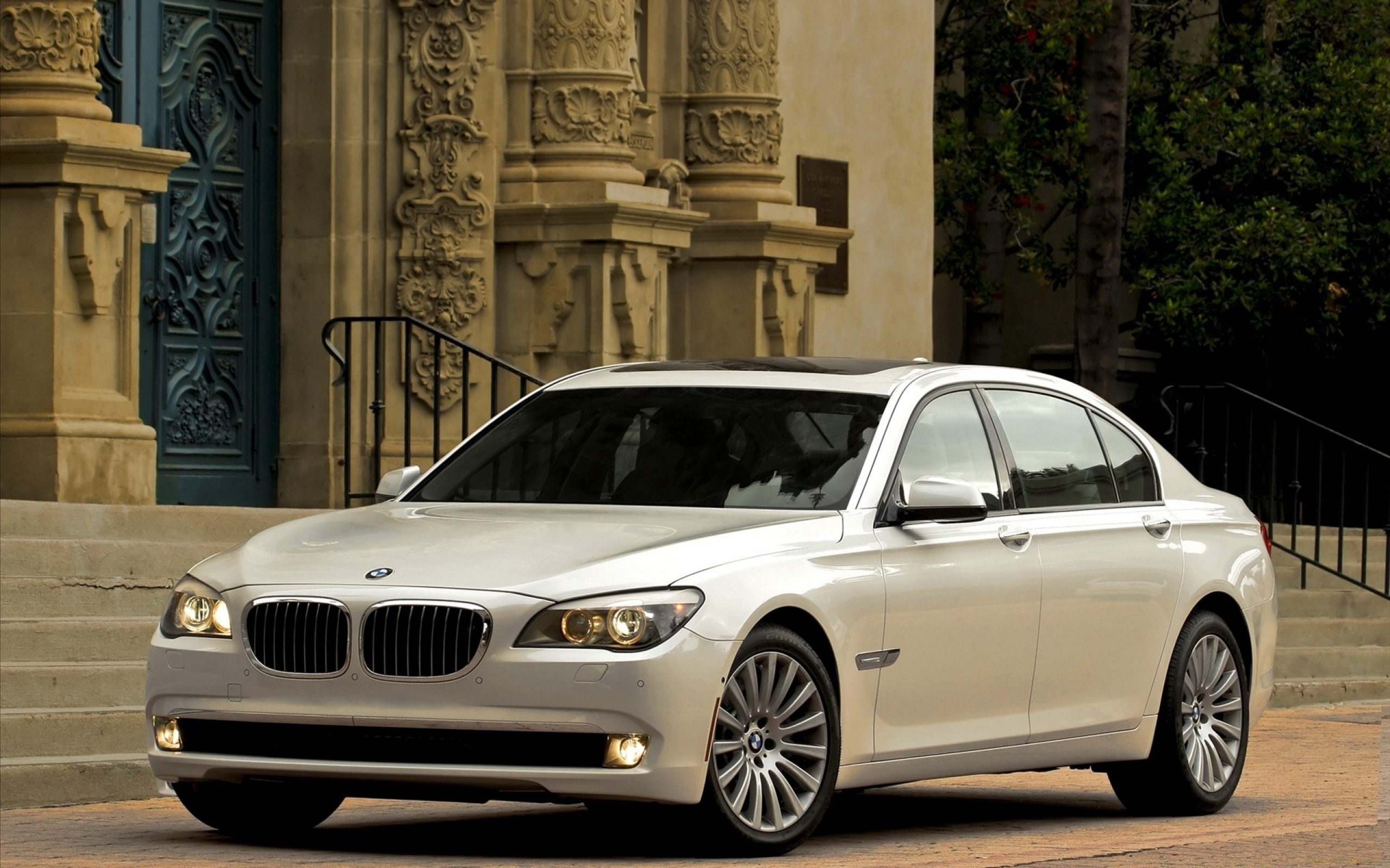 Bmw 750 2011