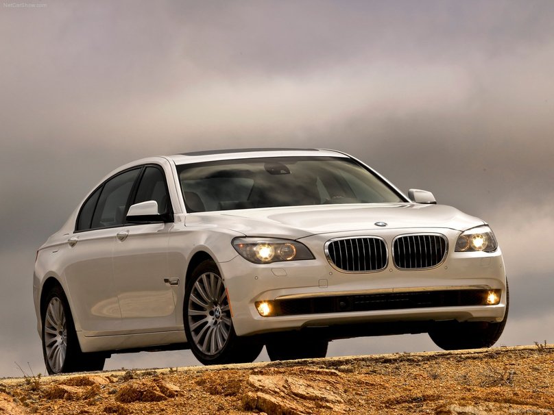 Bmw 750 2011