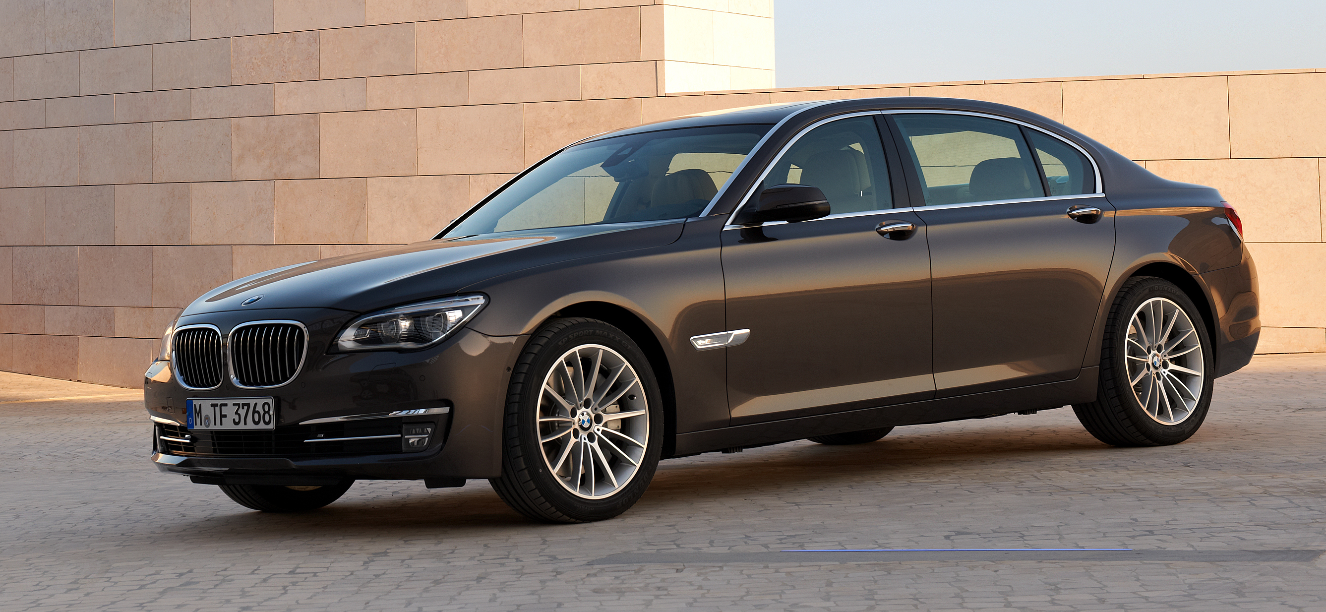 Bmw 750 2014