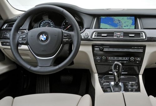 Bmw 750 2015