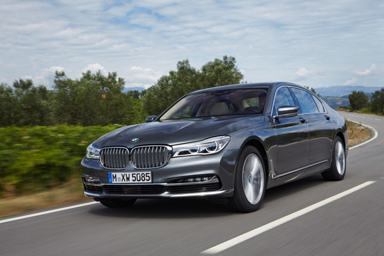 Bmw 750 2016