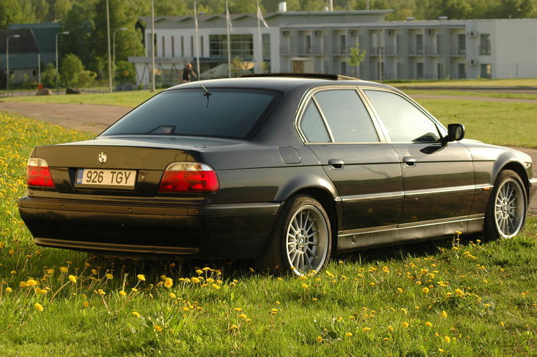 Bmw 750 V12
