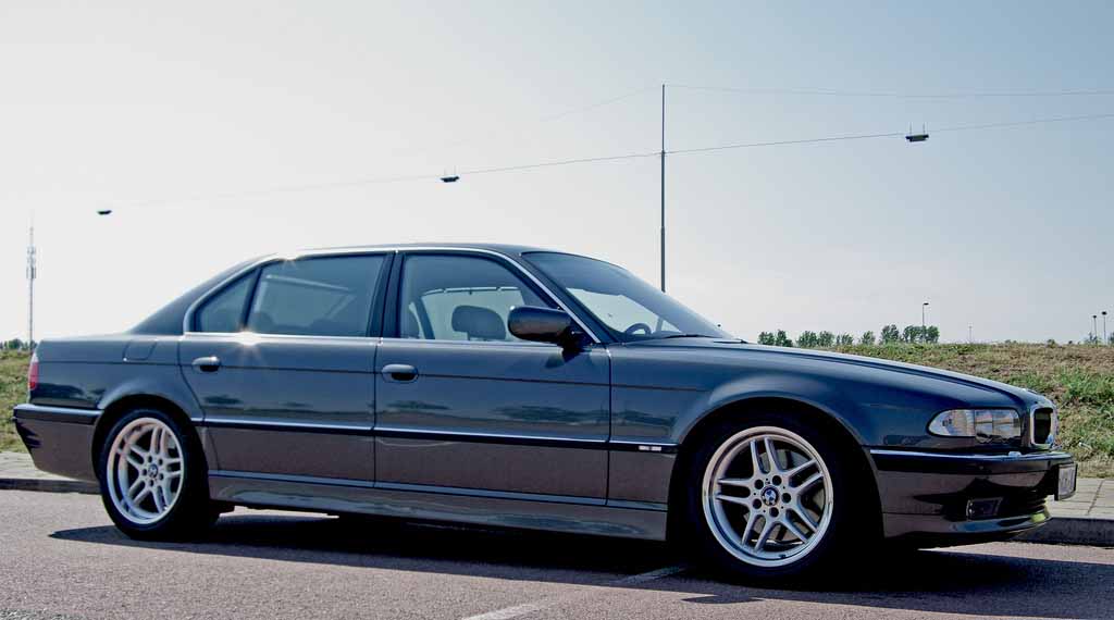 Bmw E38 735i