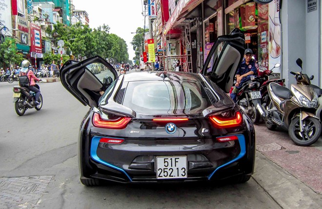 Bmw Y8