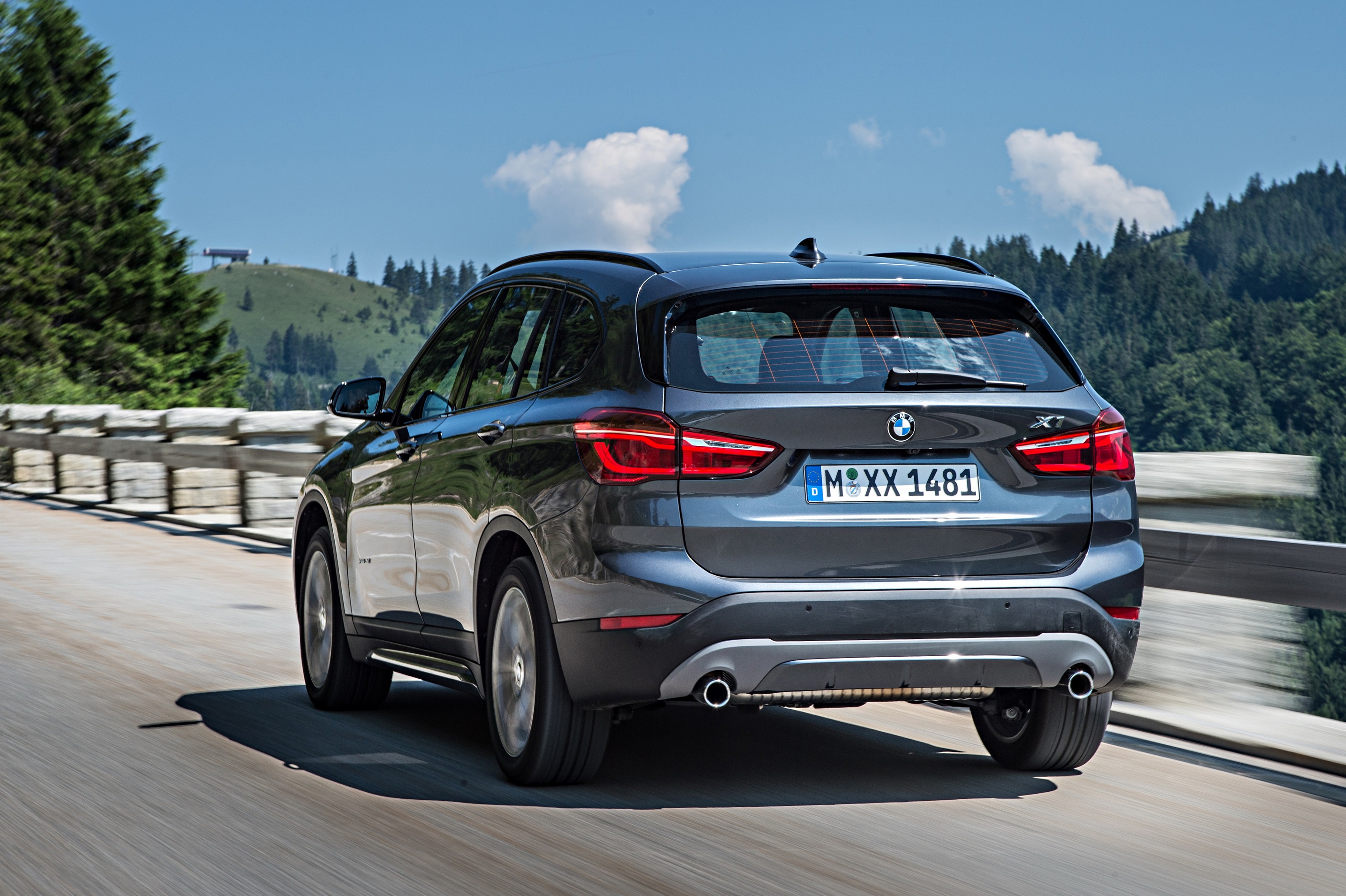 Bmw X1 Hk