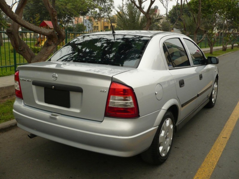 Chevrolet Astra 1.8