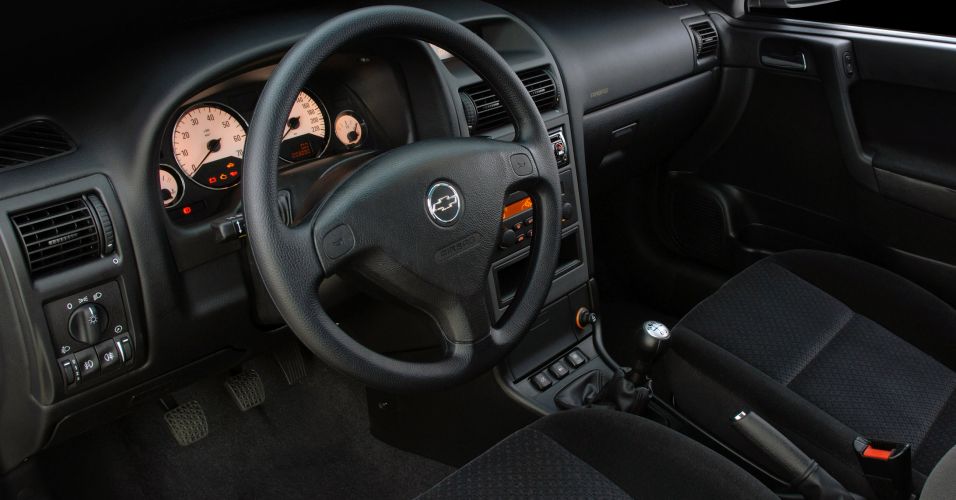 Chevrolet Astra Hatch Advantage 2.0