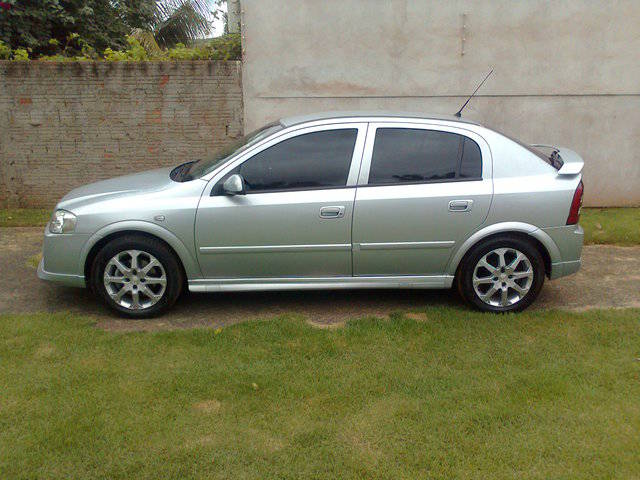 Chevrolet Astra Hatch Advantage 2.0