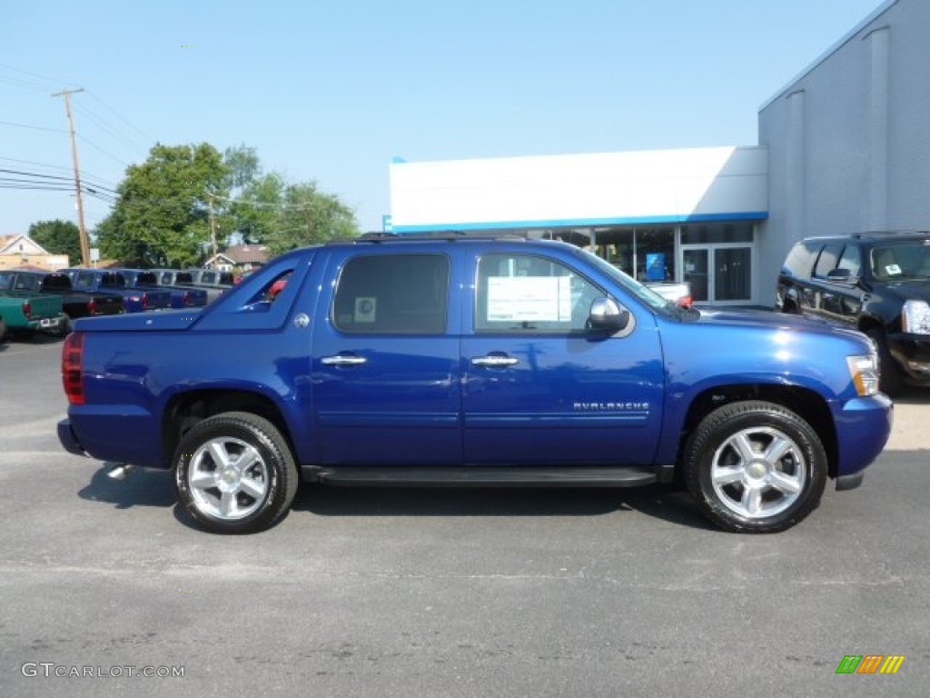 Chevrolet Avalanche Blue