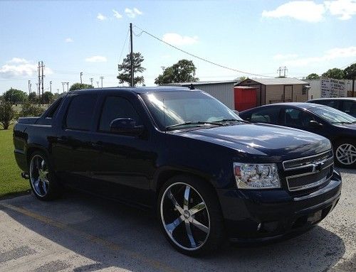 Chevrolet Avalanche Custom