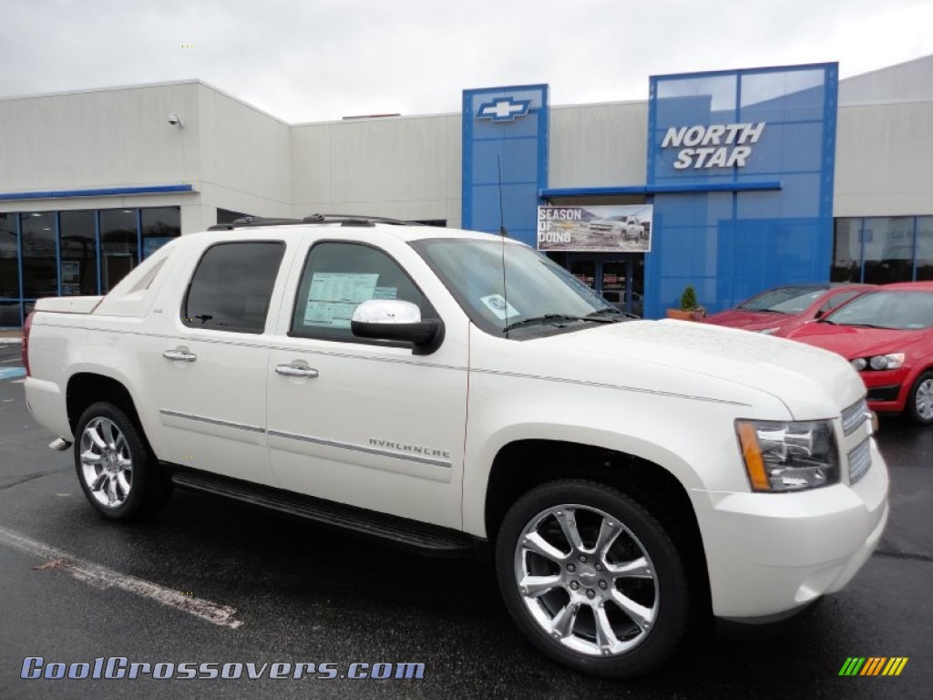 Chevrolet Avalanche White