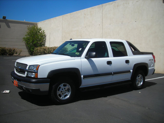 Chevrolet Avalanche White