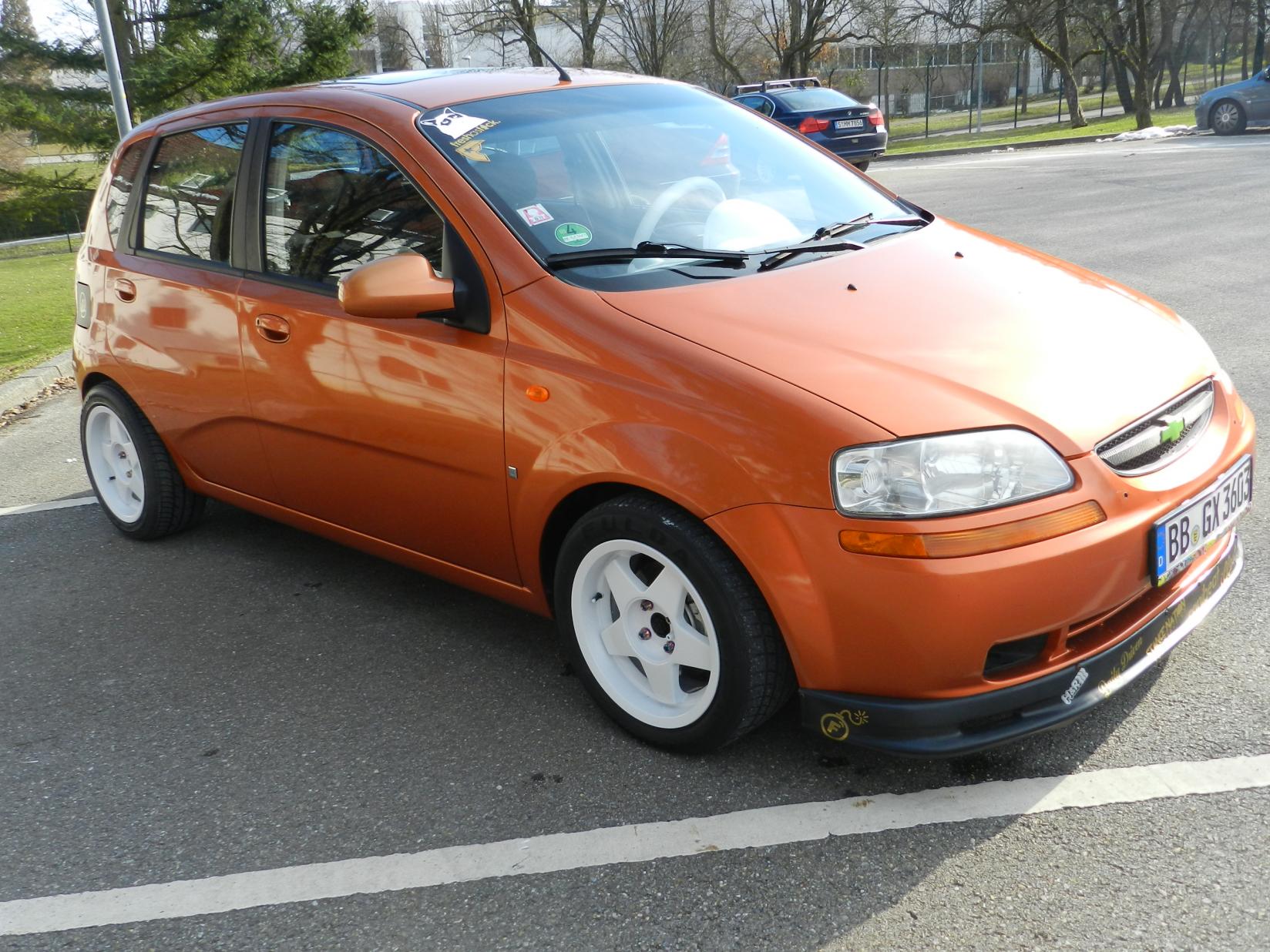 Chevrolet Aveo Orange