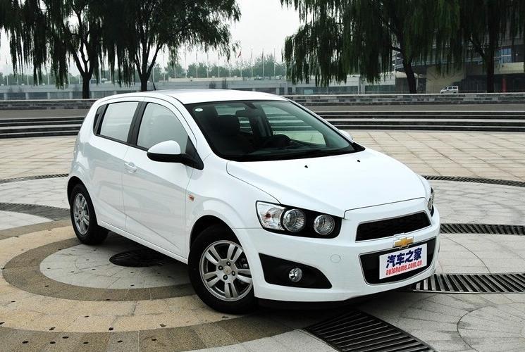 Chevrolet Aveo White