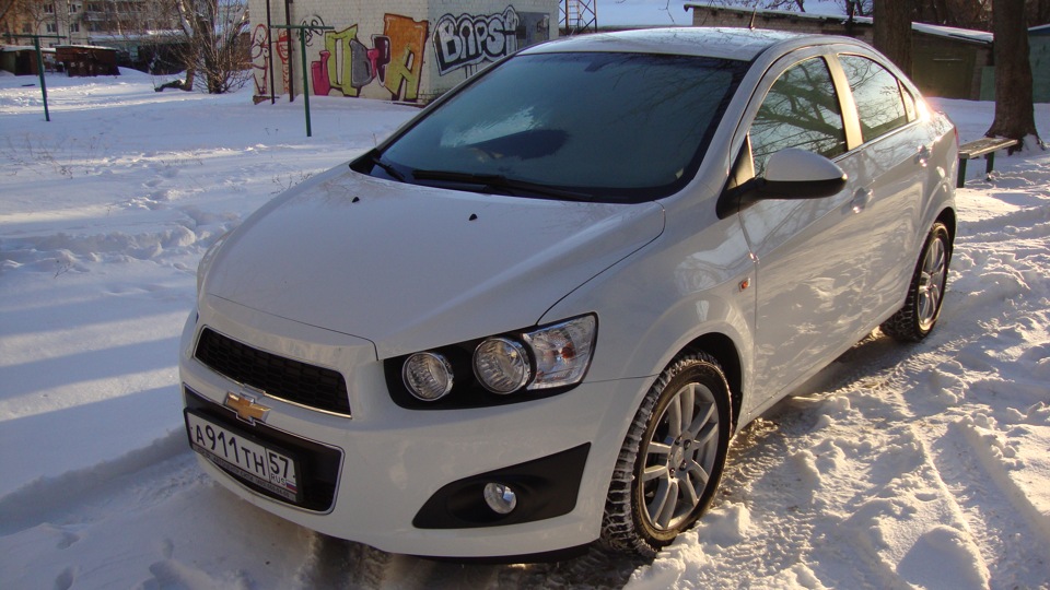 Chevrolet Aveo White