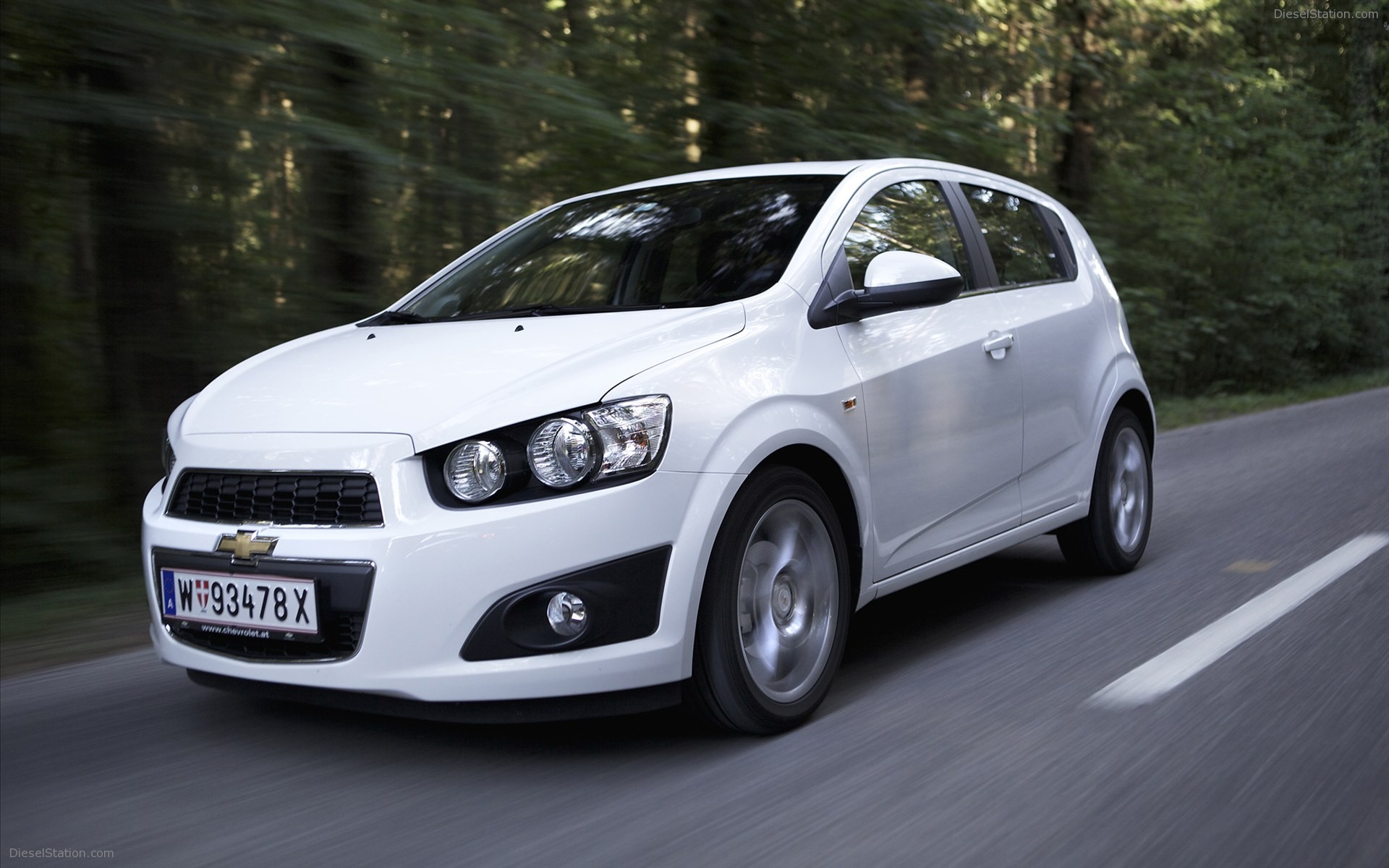 Chevrolet Aveo White