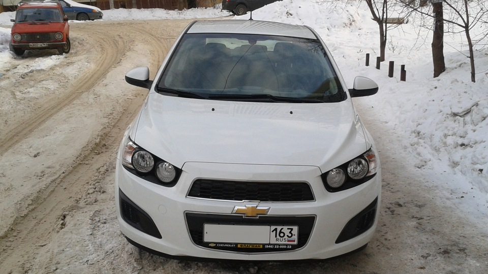 Chevrolet Aveo White