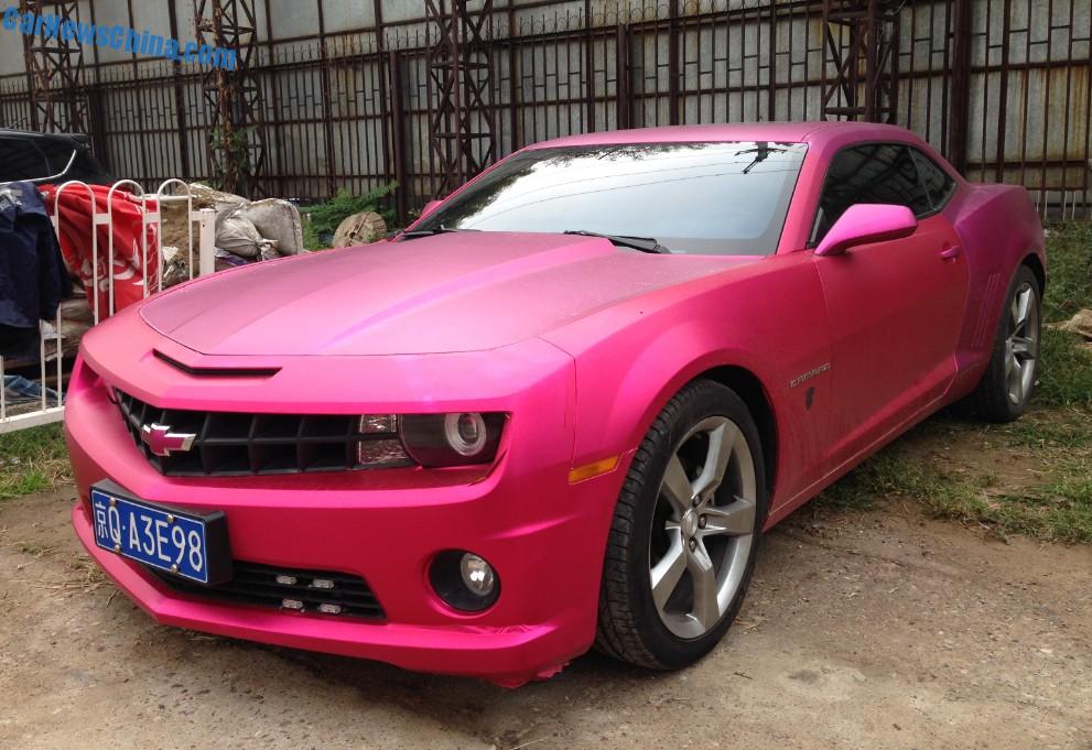 Chevrolet Camaro Pink