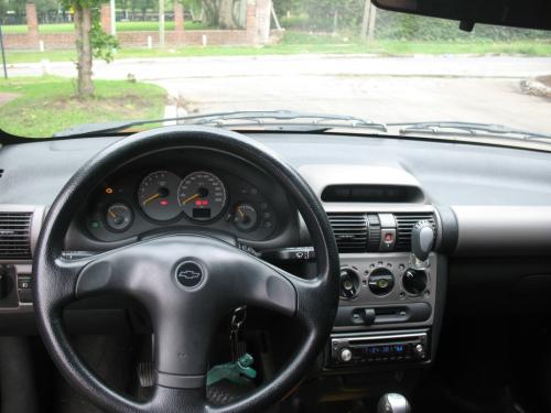 Chevrolet Corsa 3p